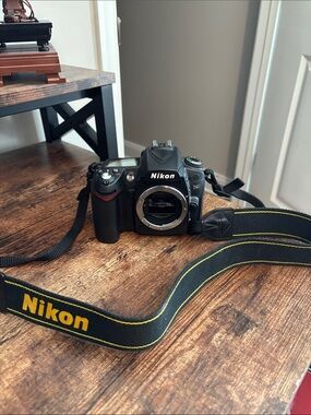 Nikon D90 DSLR Digital Camera Body Only